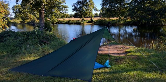 Fin lägerplats i lugnet vid ån.
